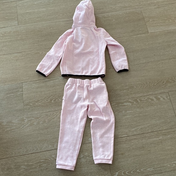 Nike Pink Outfit, size 5-6, Girls - Picture 7 of 9
